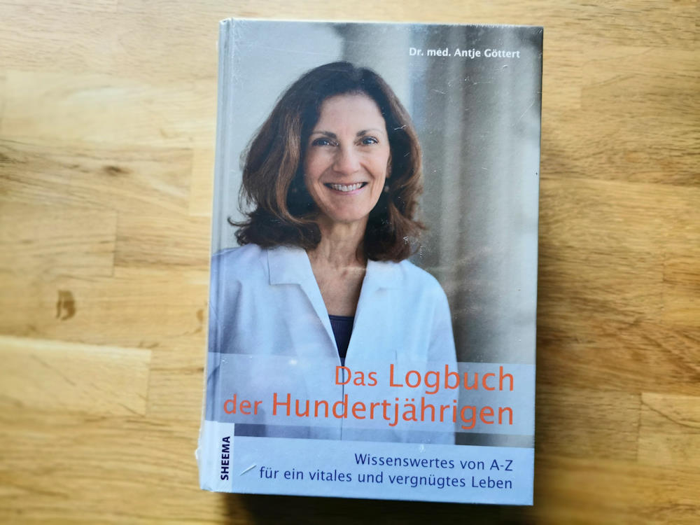 Gesundheitsbuch; Logbuch_der_Hunderjährigen_Göttert