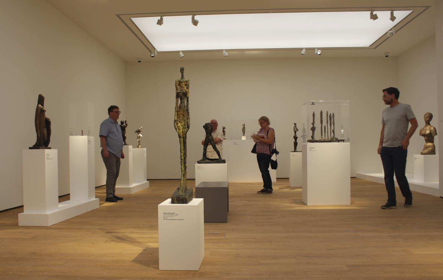 Skulpturen in der Ausstellung Mensch