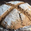 Rundes Brot selbstgebacken