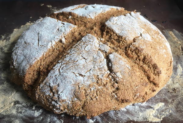 Rundes Brot selbstgebacken