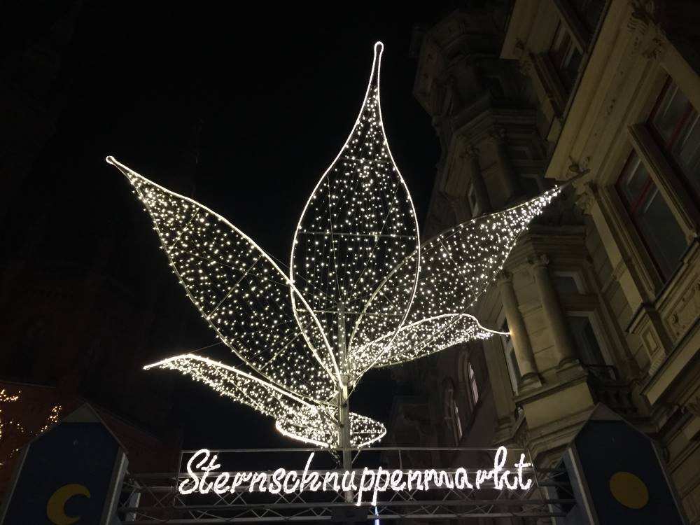 Der Sternschnuppenmarkt bei Nacht, Wiesbaden-Weihnachtsmarkt